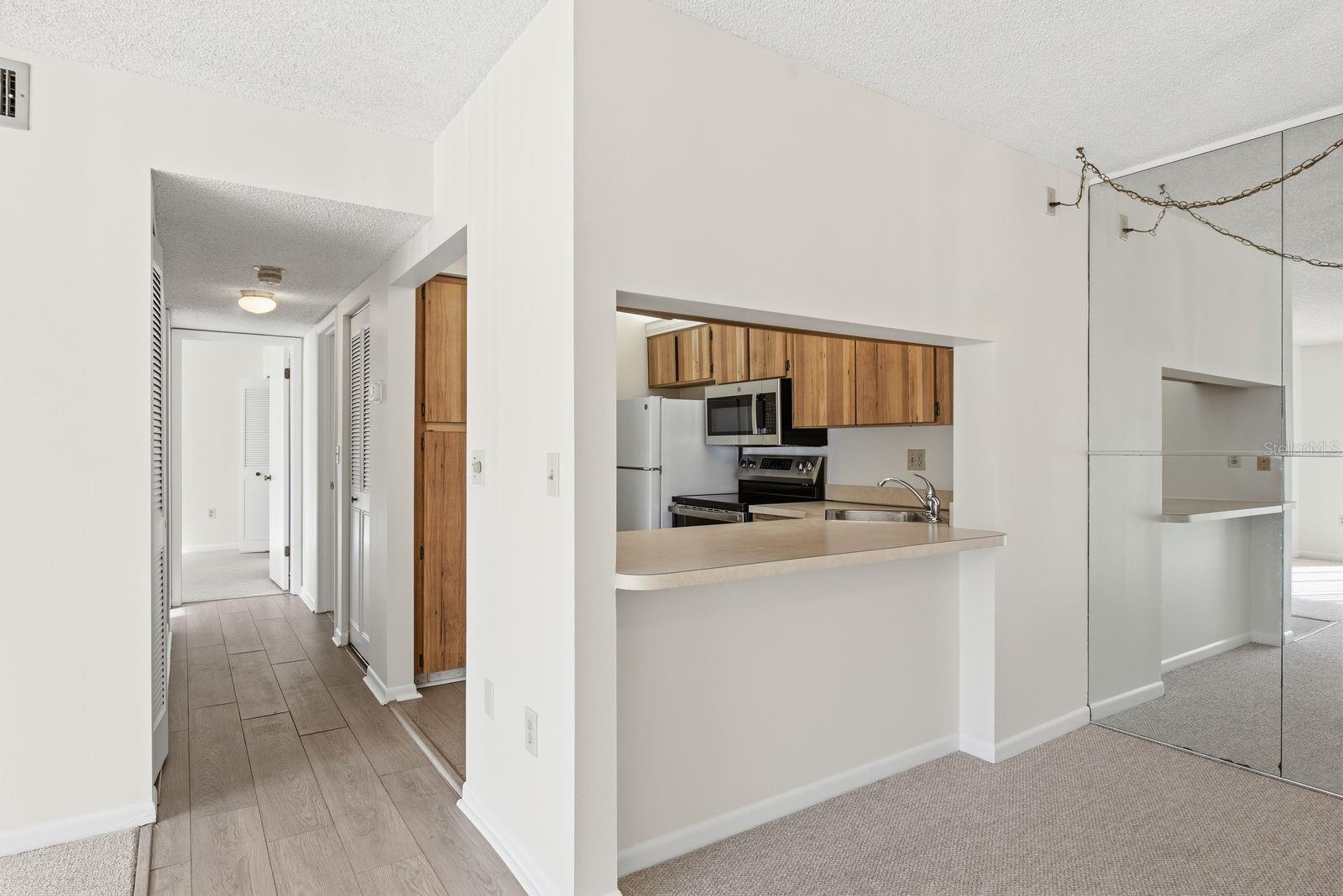 1871 PINE RIDGE WAY W #E1