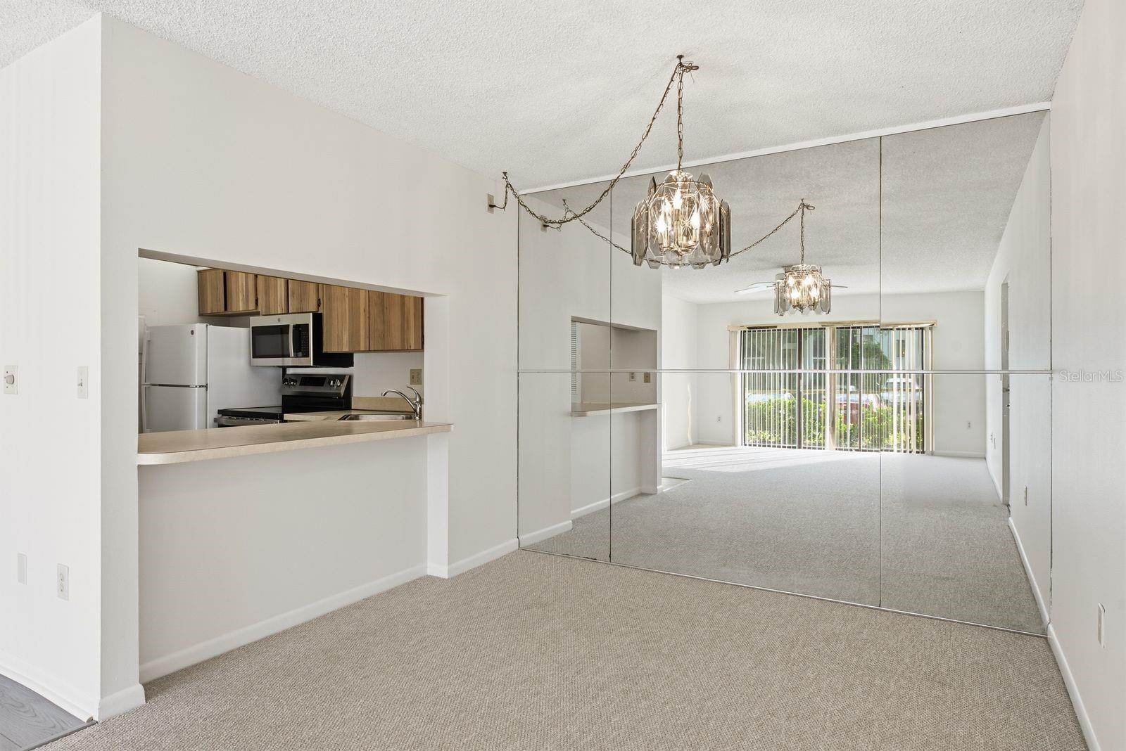 1871 PINE RIDGE WAY W #E1