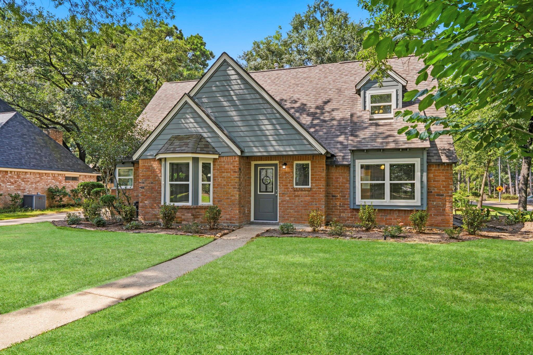 2002 Parkdale Drive