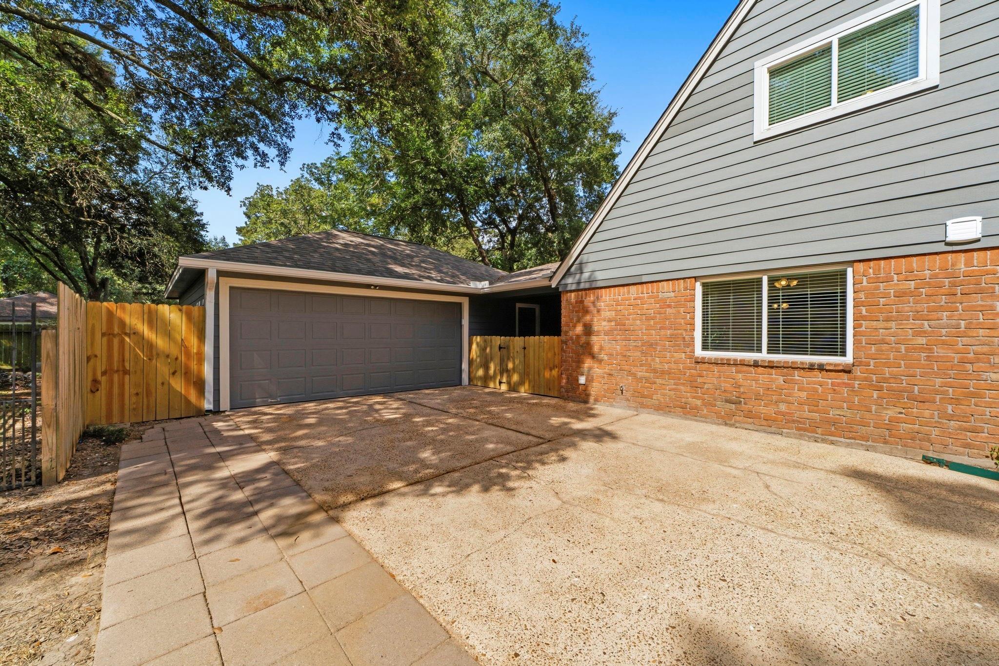 2002 Parkdale Drive