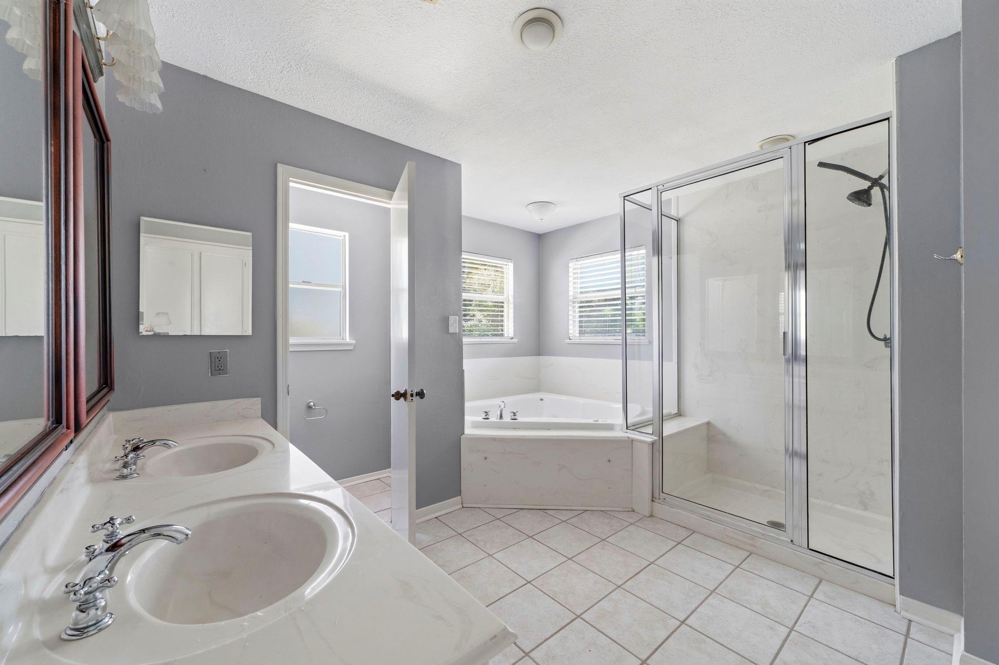 12806 Highland Hills Drive