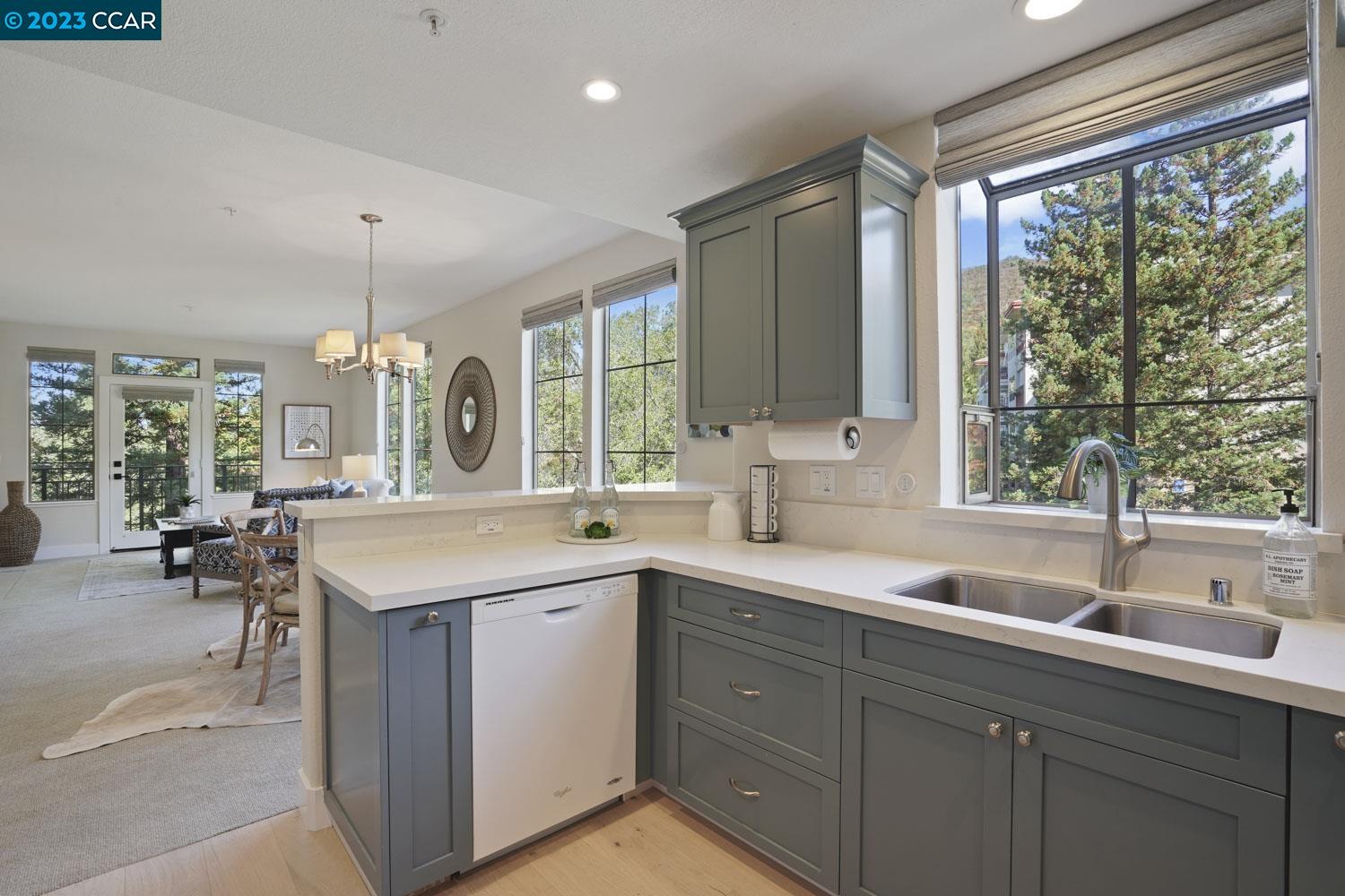 5910 Horsemens Canyon Drive Unit: 5B