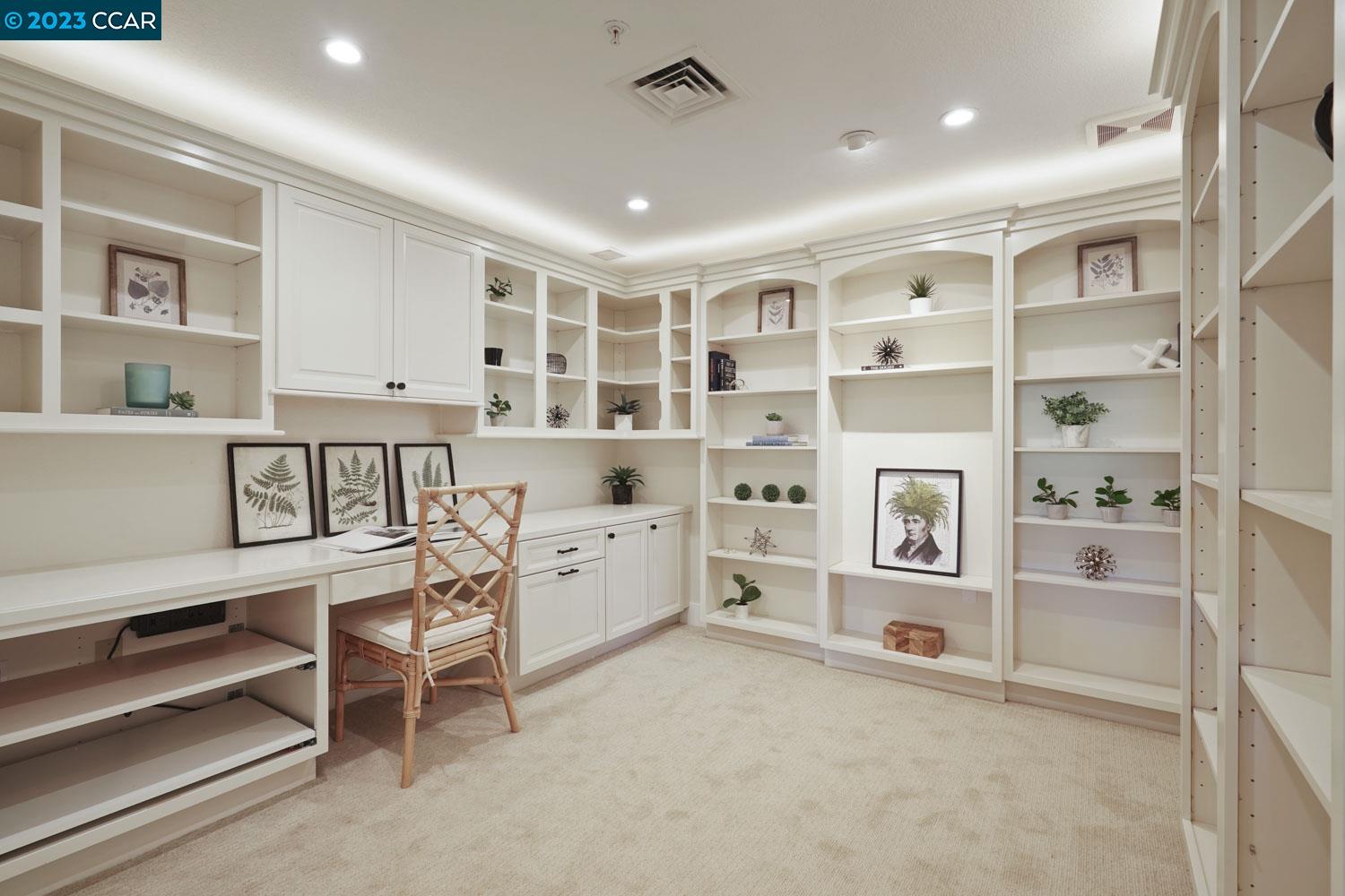 5910 Horsemens Canyon Drive Unit: 5B