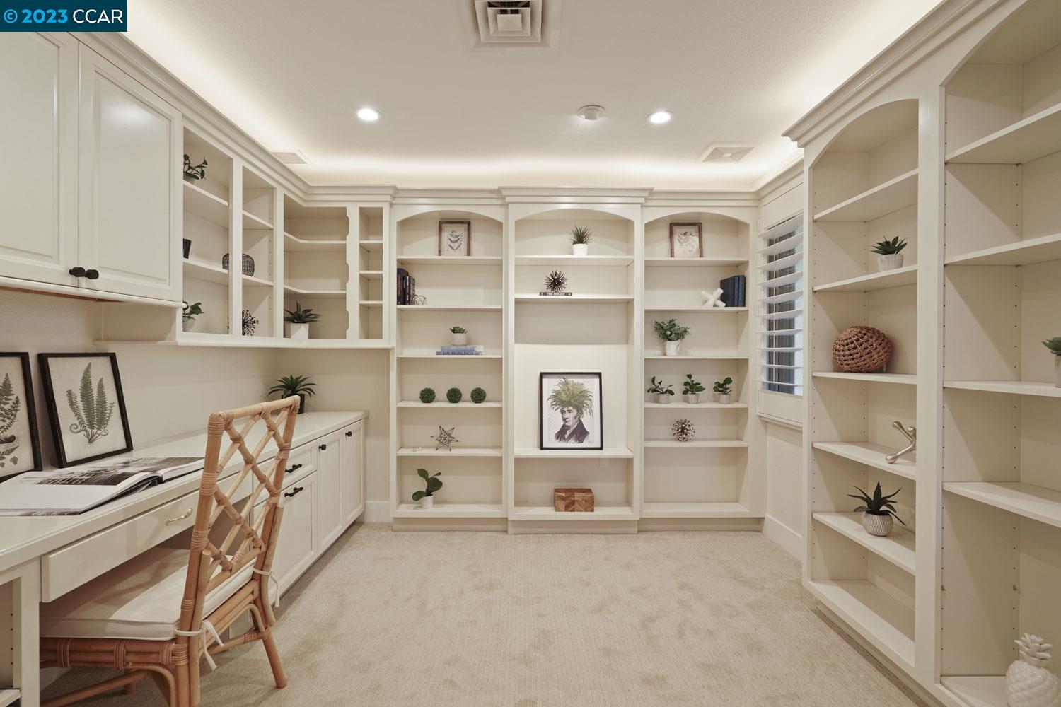 5910 Horsemens Canyon Drive Unit: 5B