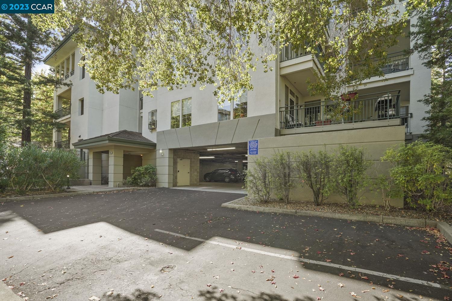 5910 Horsemens Canyon Drive Unit: 5B