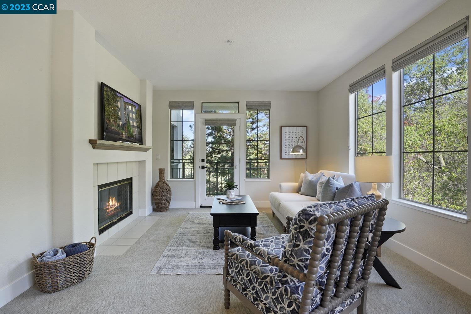 5910 Horsemens Canyon Drive Unit: 5B