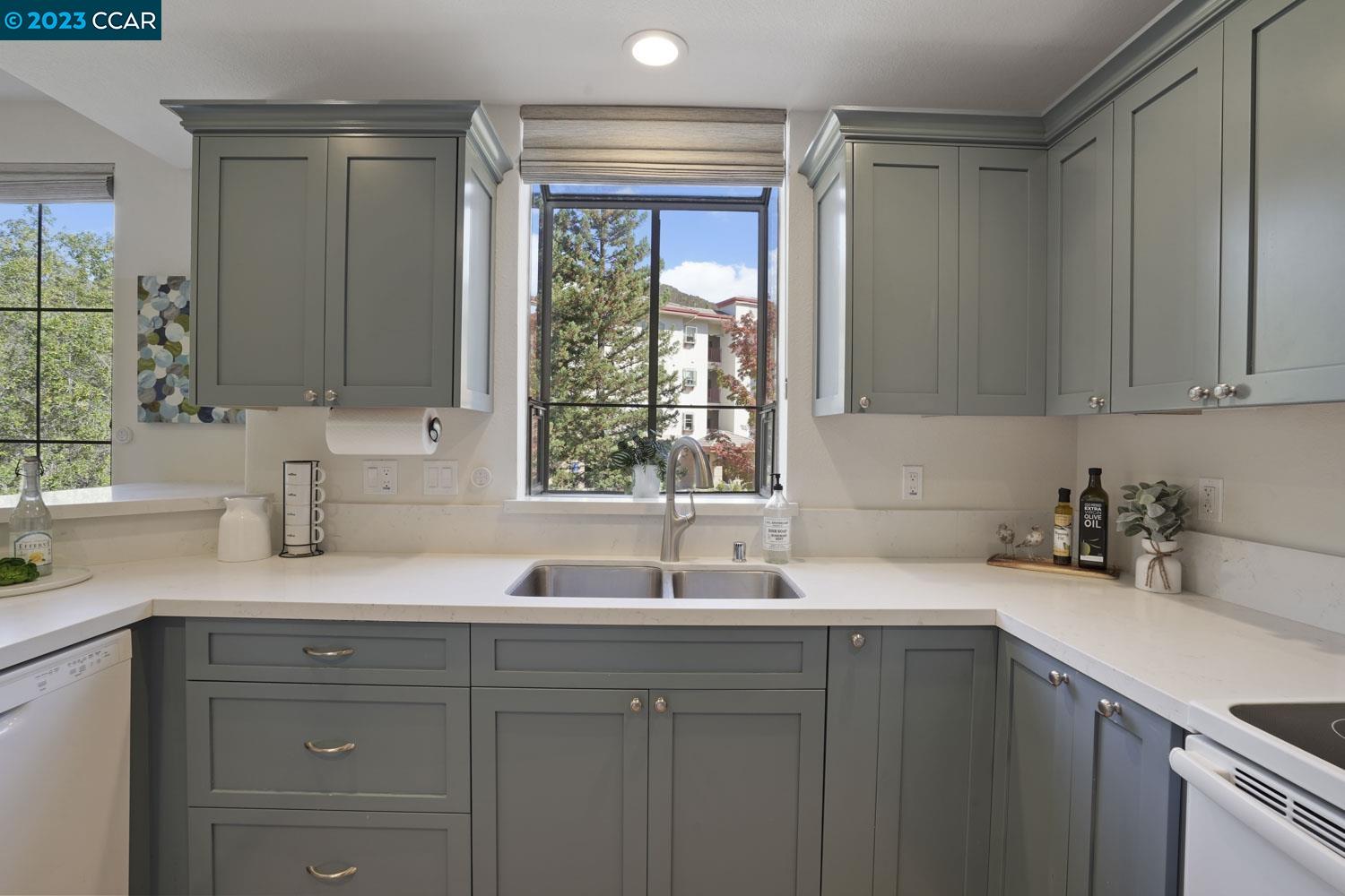 5910 Horsemens Canyon Drive Unit: 5B