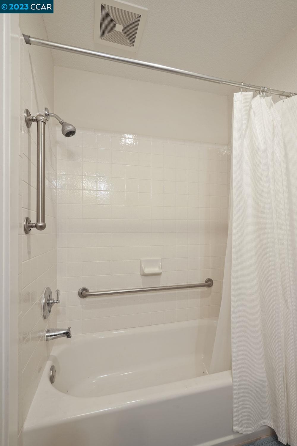 5910 Horsemens Canyon Drive Unit: 5B