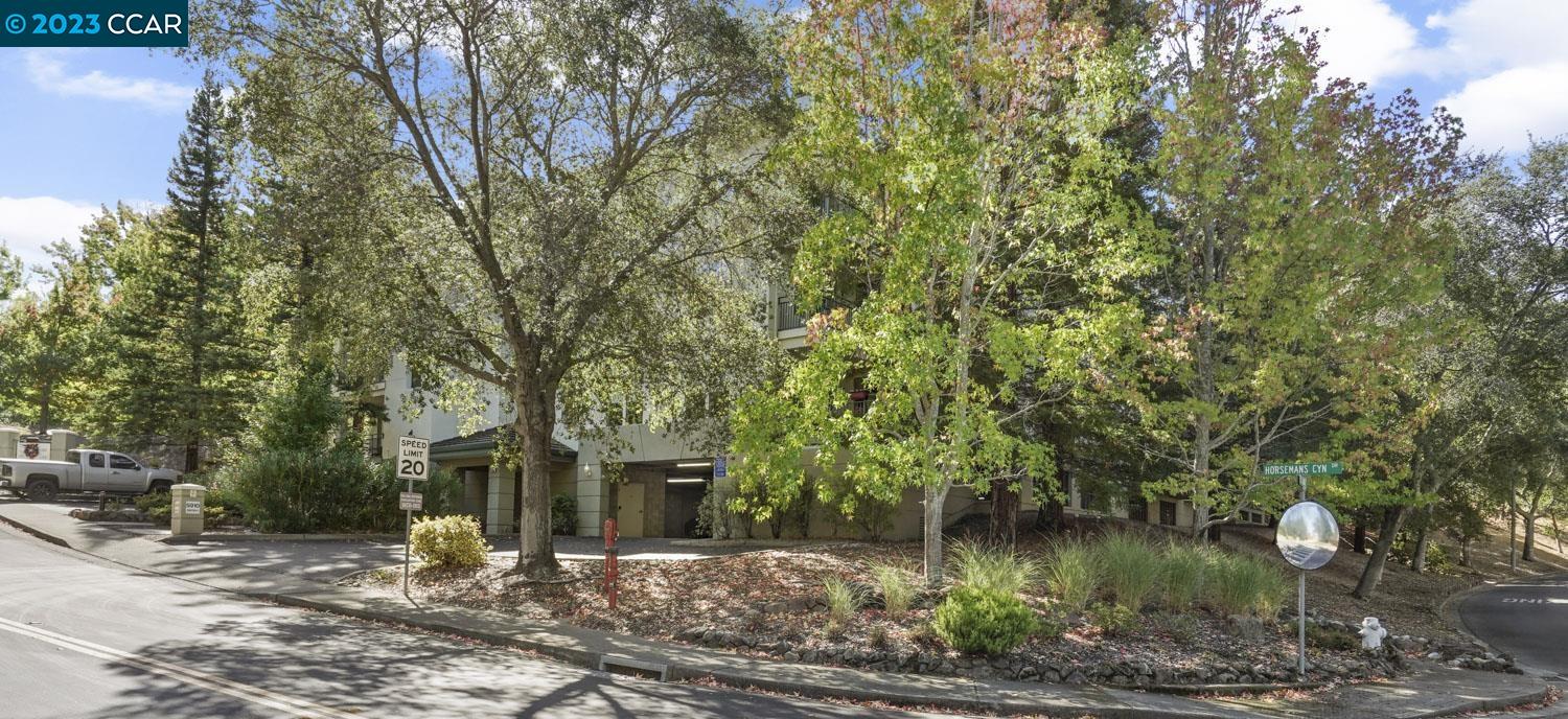 5910 Horsemens Canyon Drive Unit: 5B