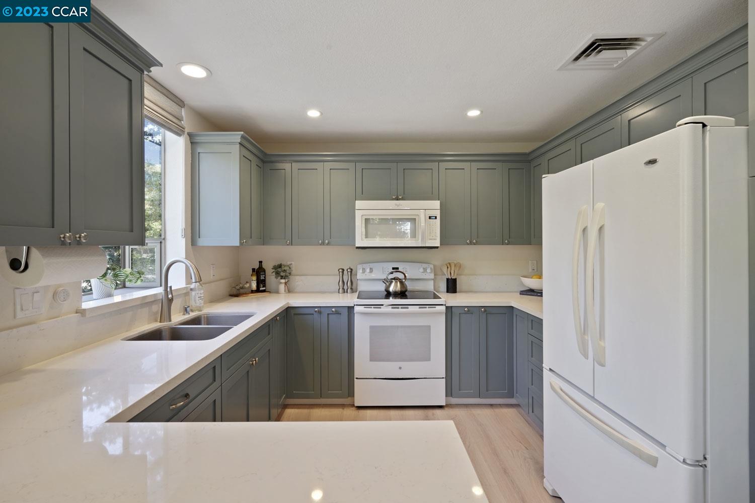 5910 Horsemens Canyon Drive Unit: 5B