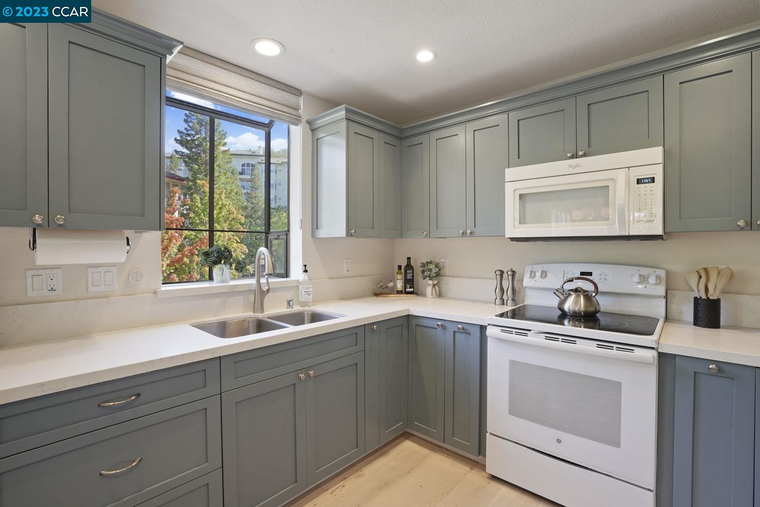 5910 Horsemens Canyon Drive Unit: 5B