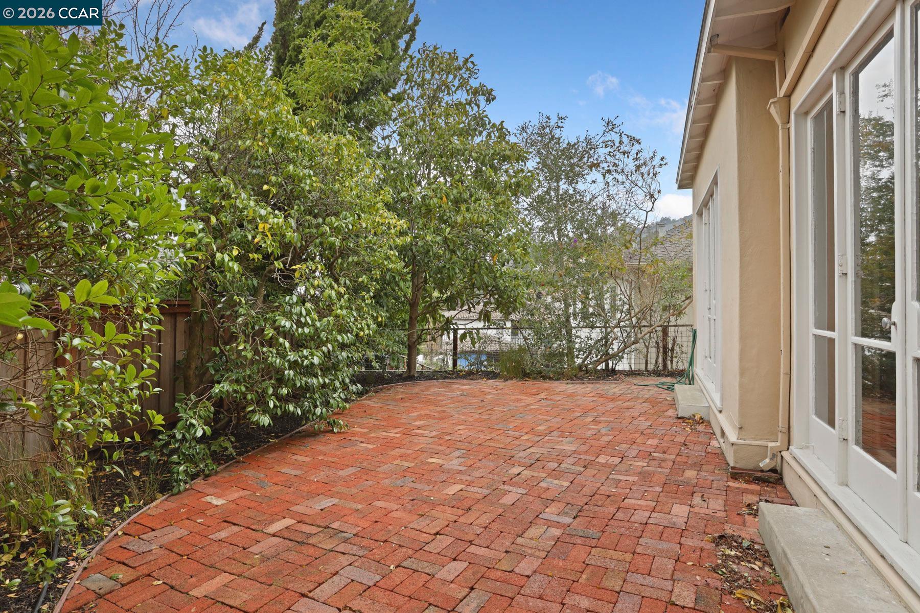 204 El Camino Real