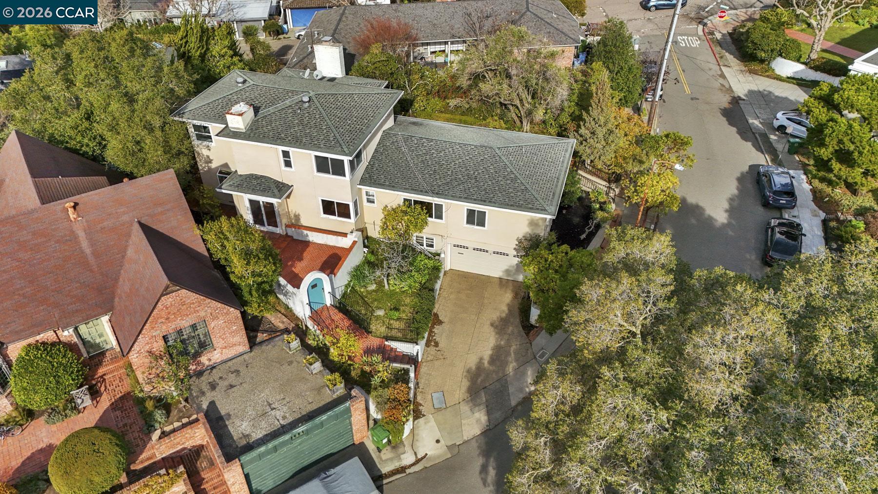 204 El Camino Real