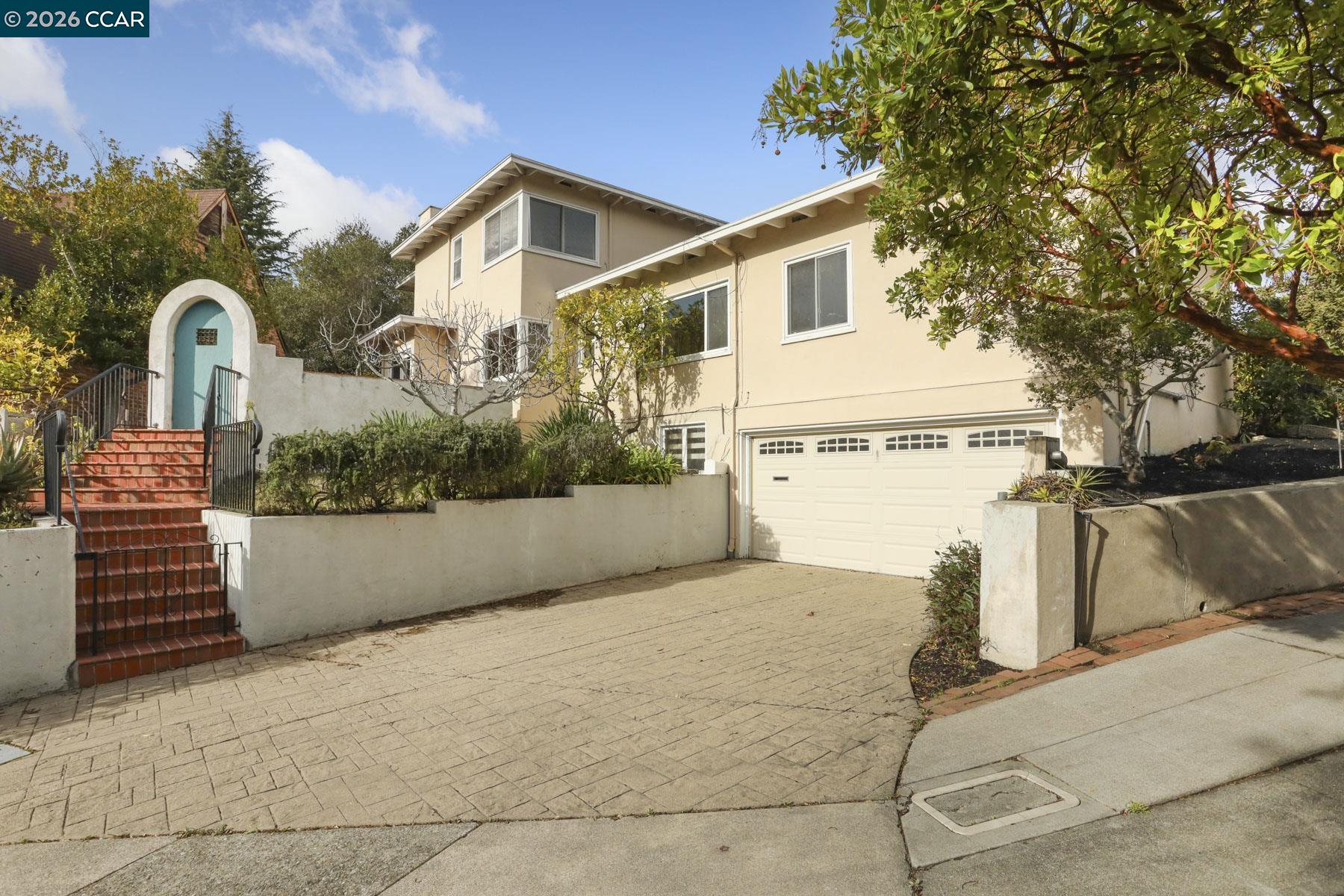 204 El Camino Real