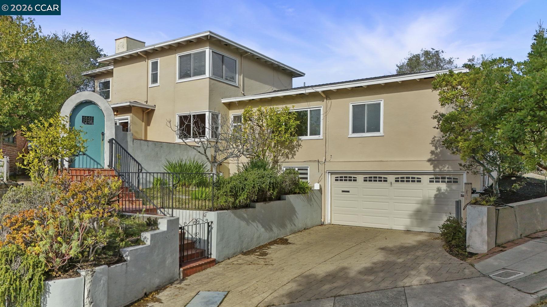 204 El Camino Real