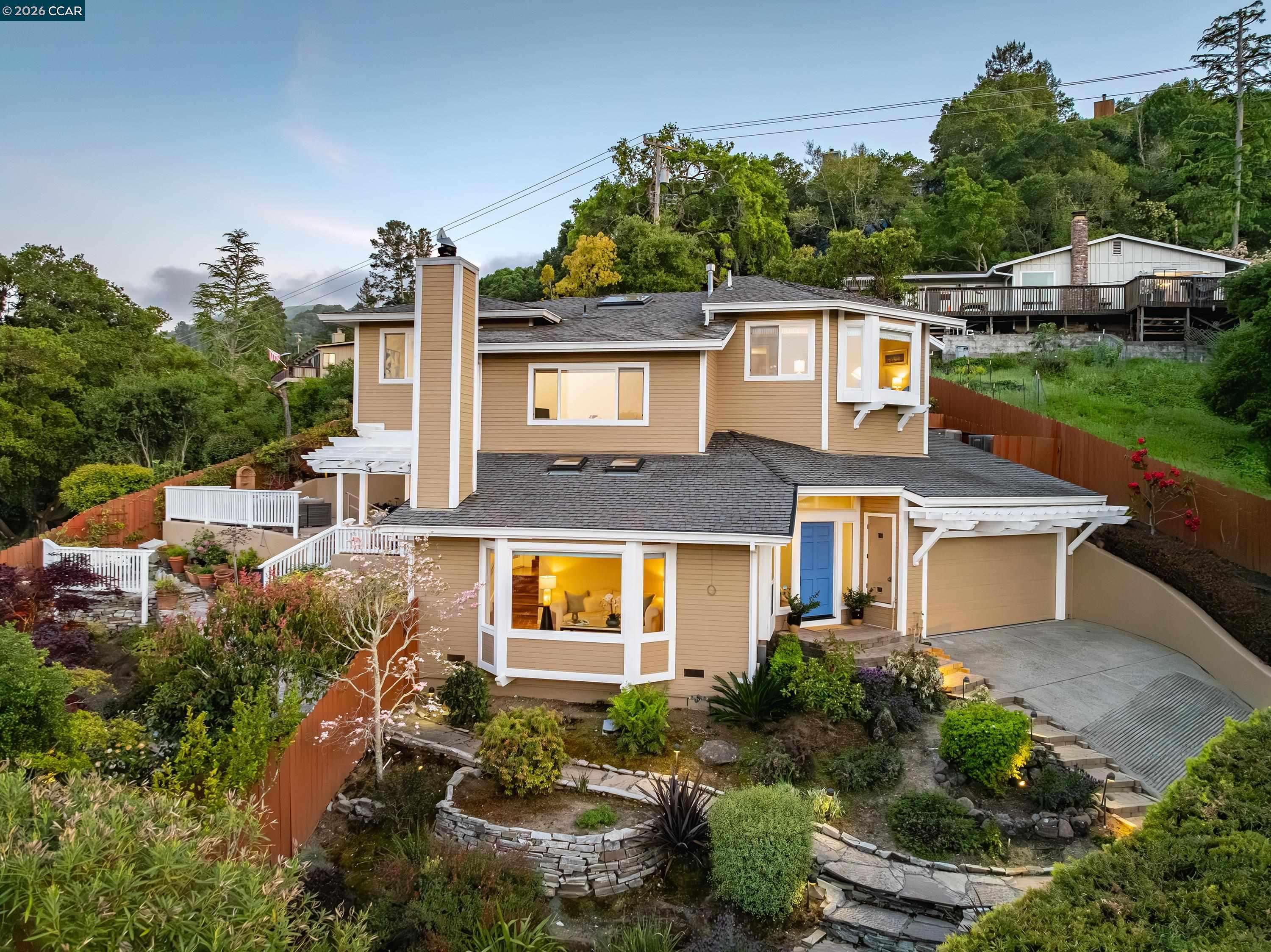 87 Claremont Ave