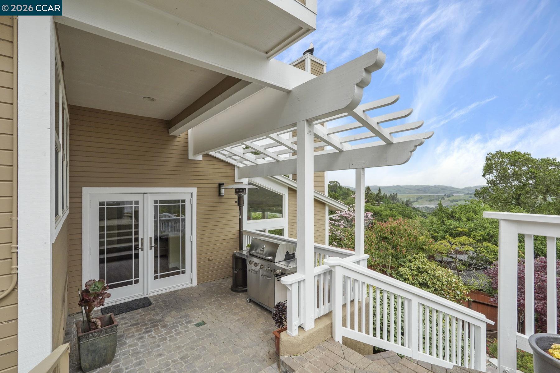 87 Claremont Ave