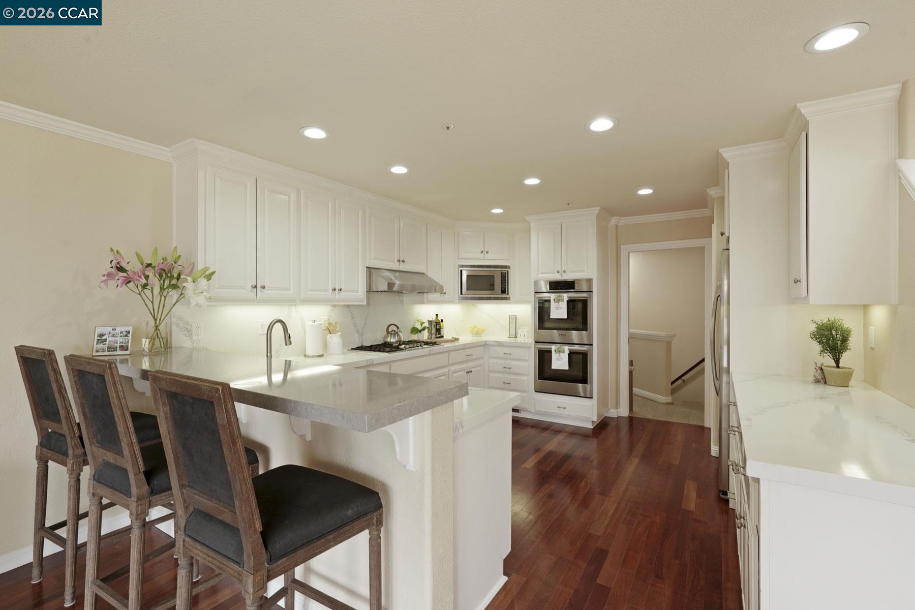 87 Claremont Ave