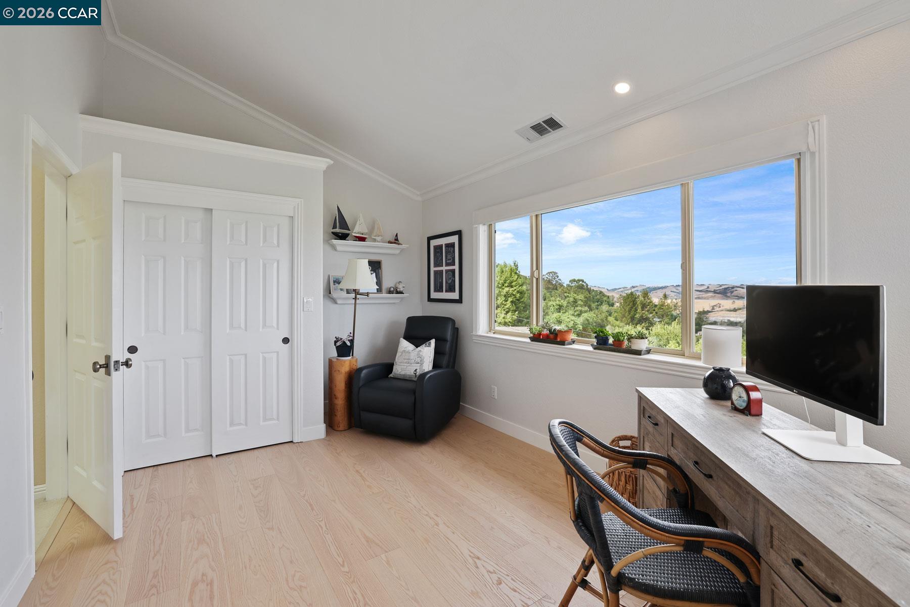 87 Claremont Ave