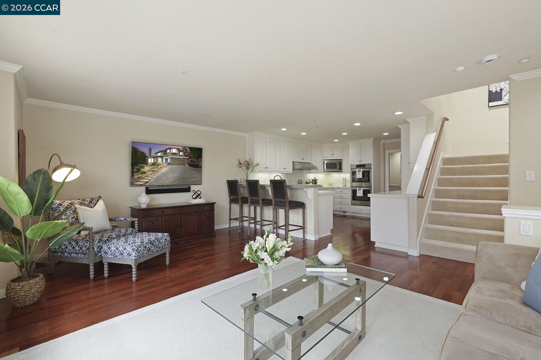 87 Claremont Ave