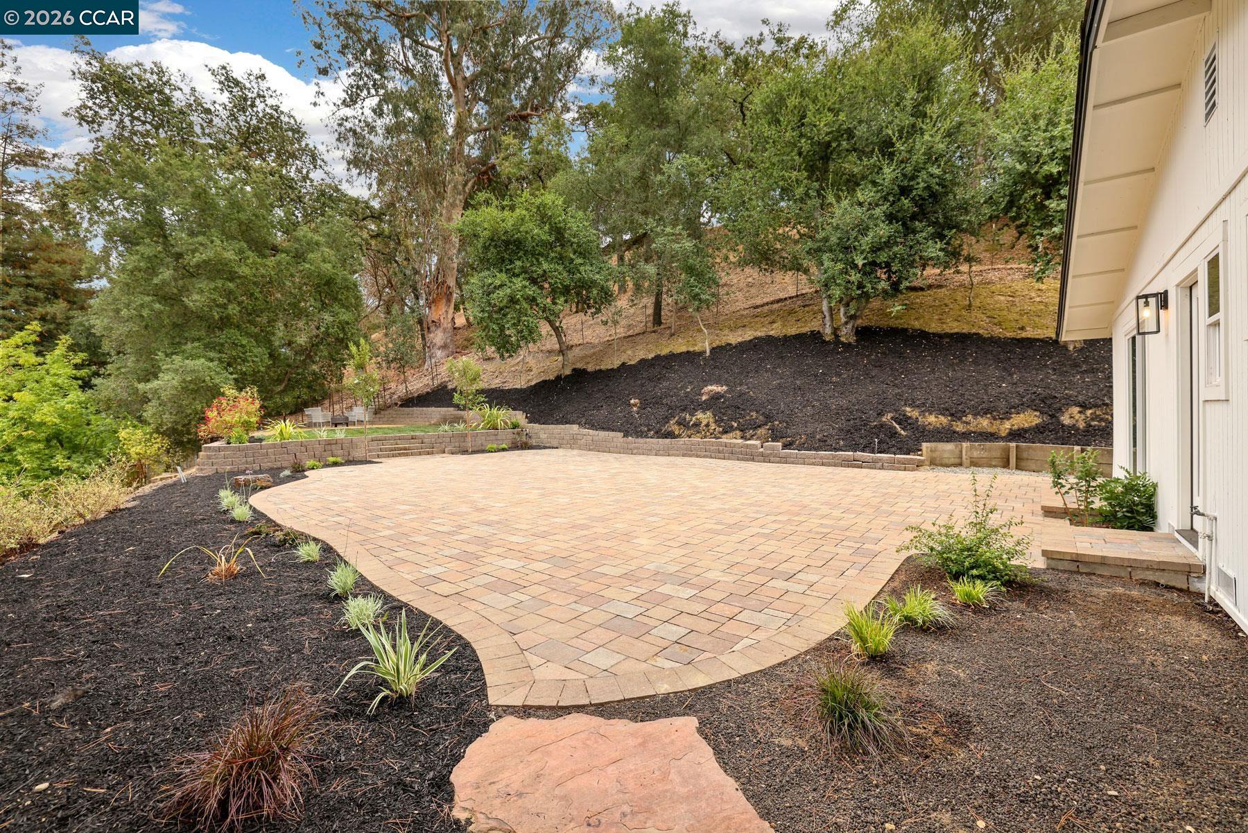 3233 Lucas Circle