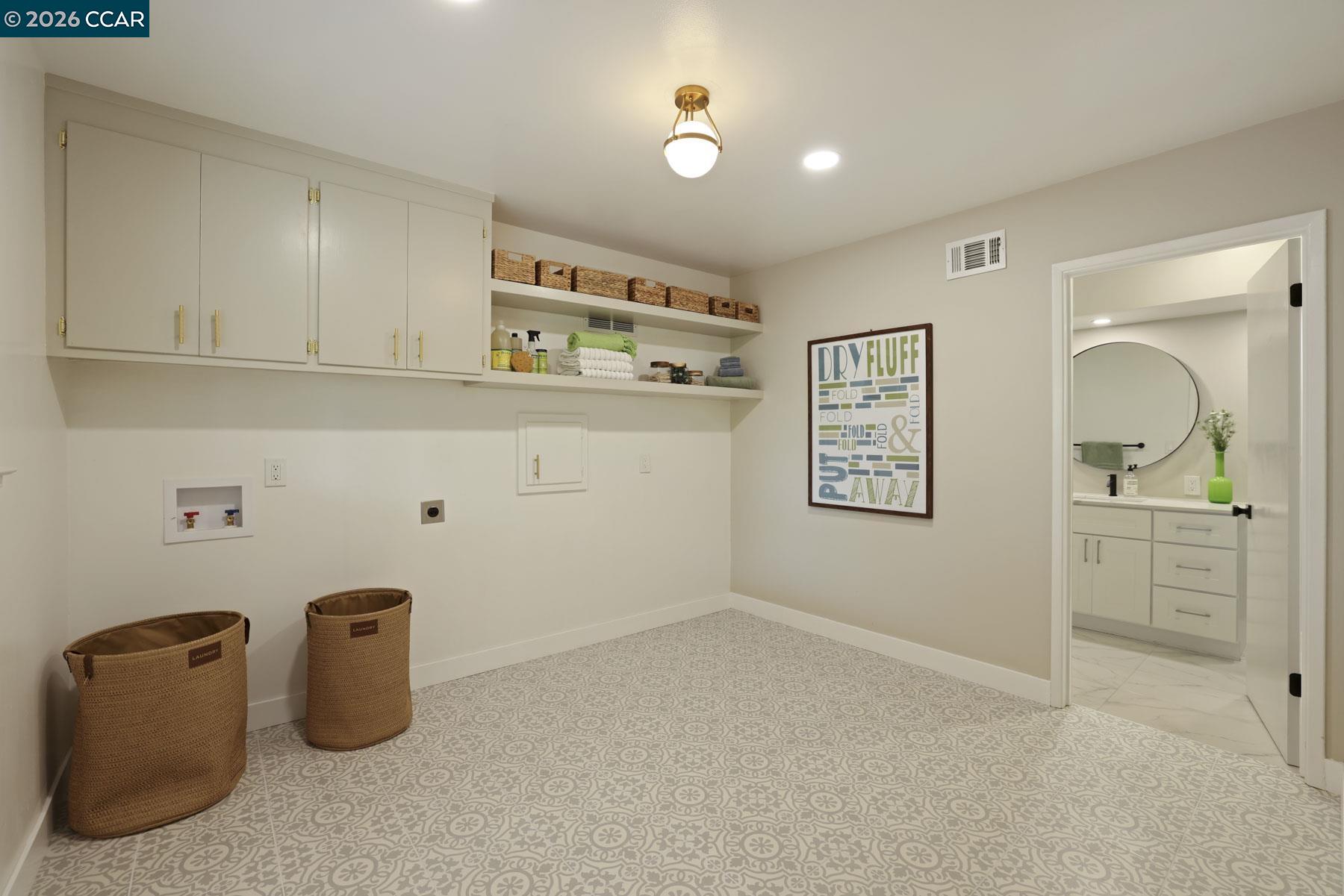 3233 Lucas Circle