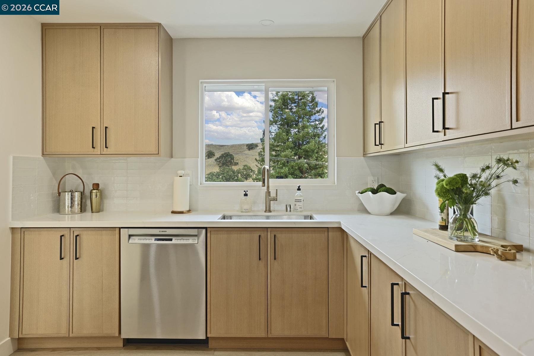3233 Lucas Circle