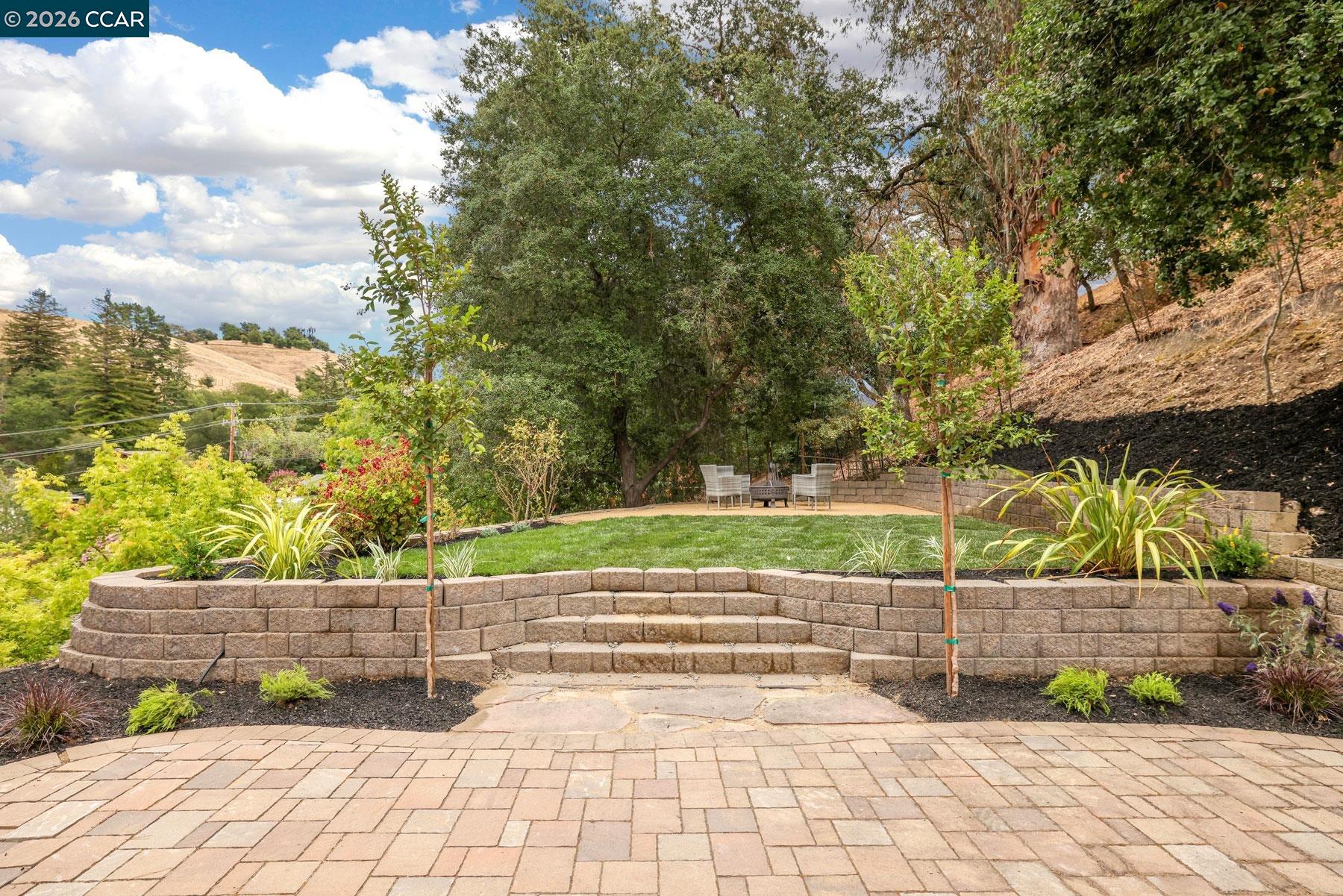 3233 Lucas Circle
