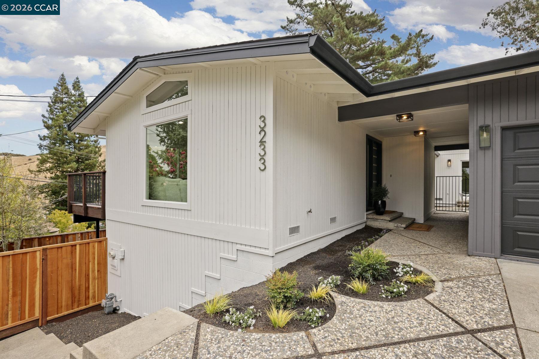 3233 Lucas Circle