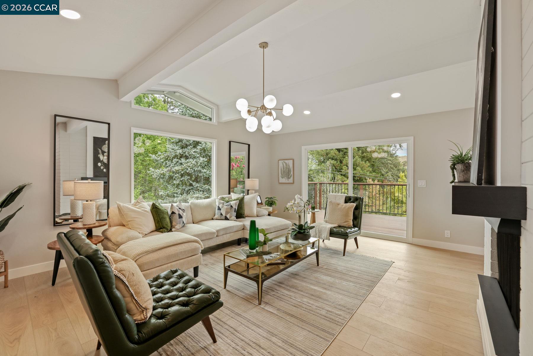 3233 Lucas Circle