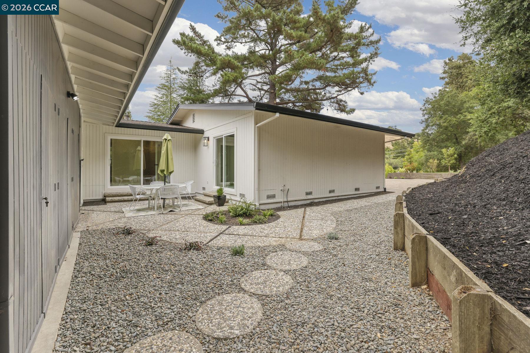 3233 Lucas Circle