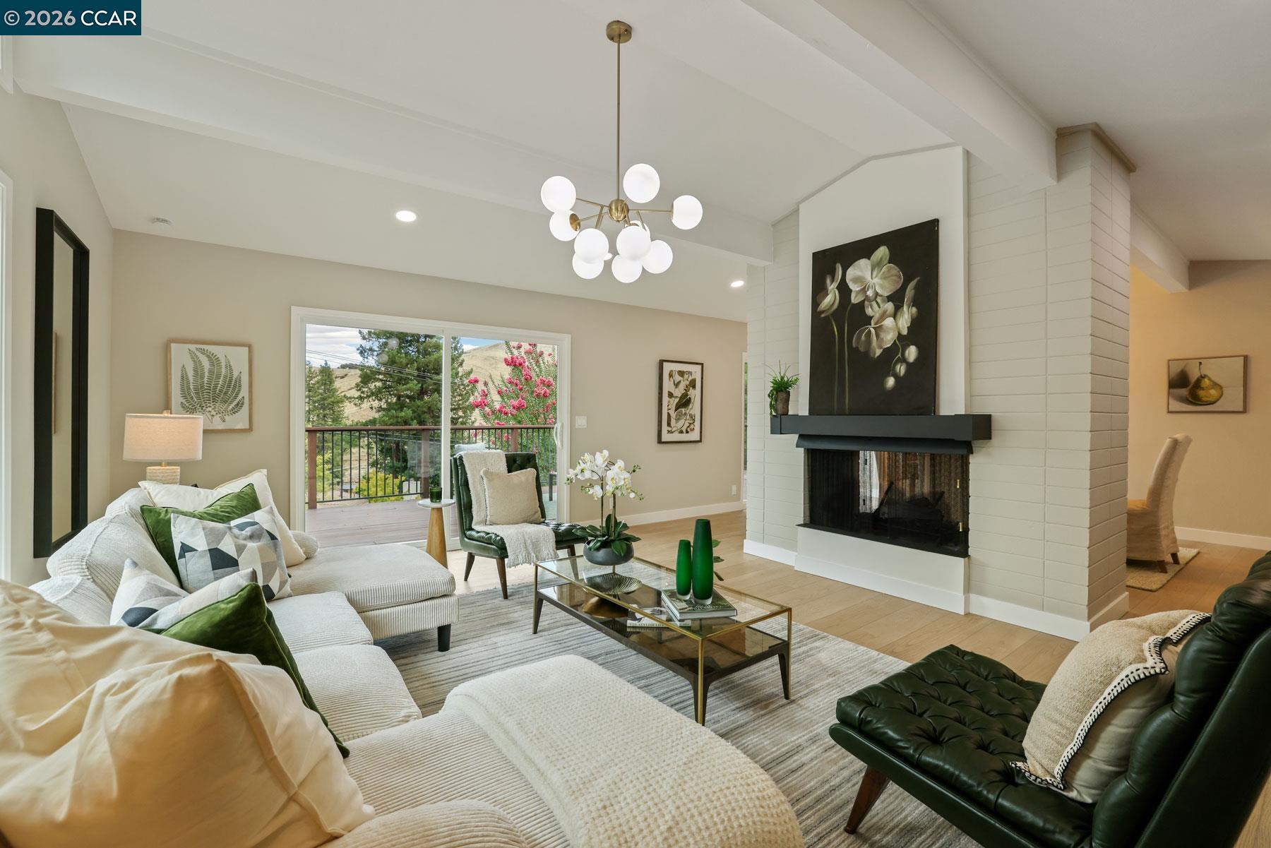 3233 Lucas Circle