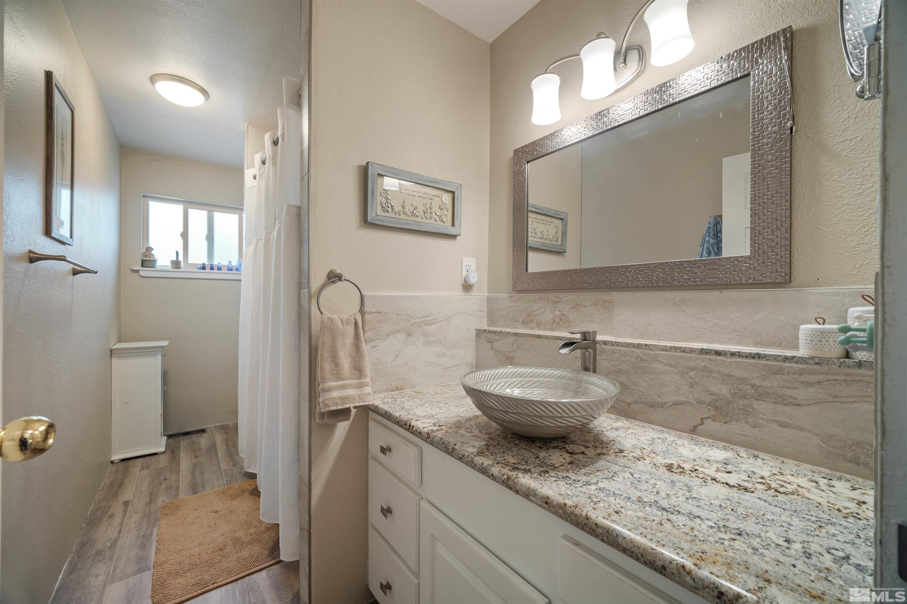 2075 Lakeside Dr.