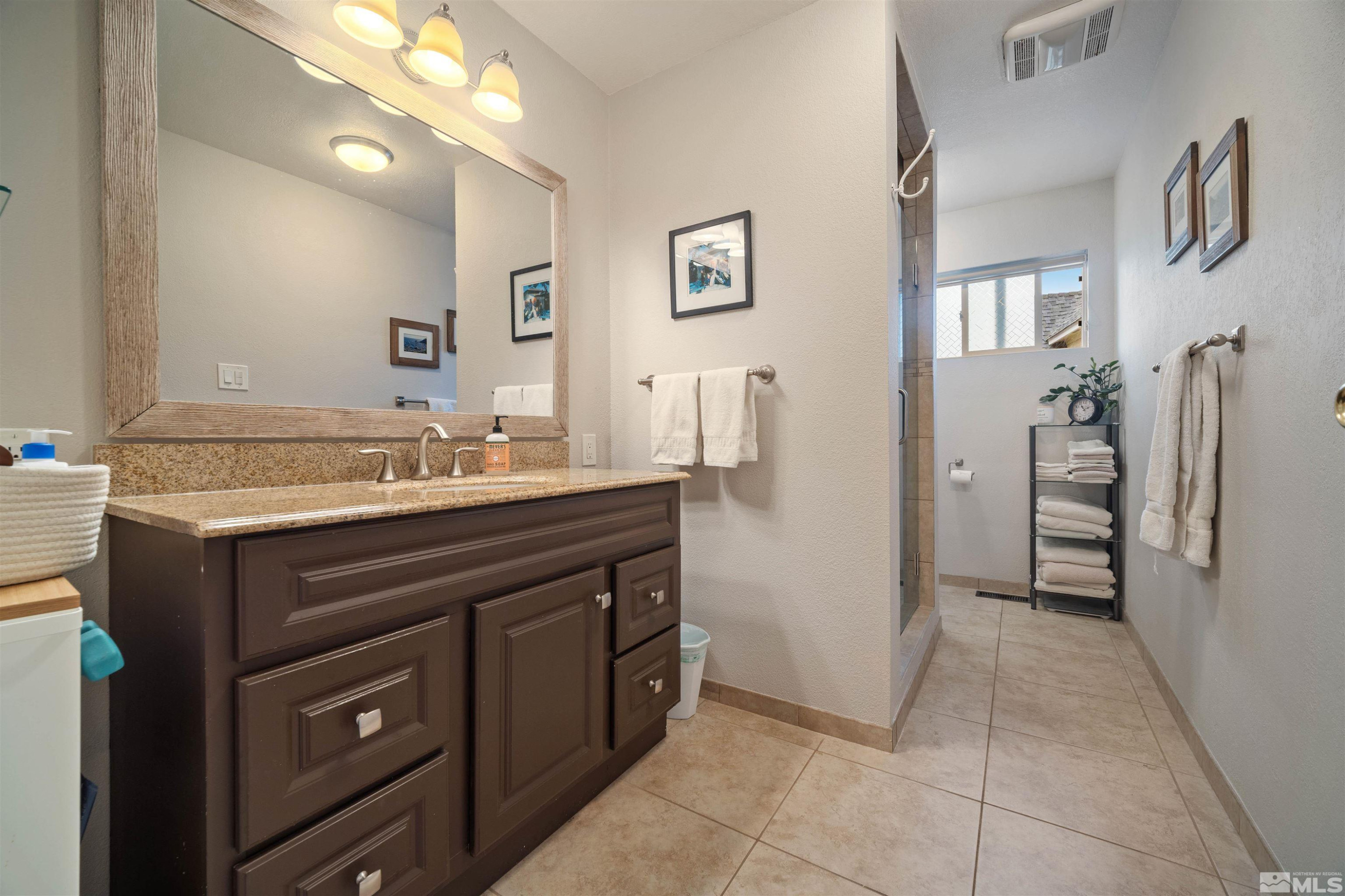 2075 Lakeside Dr.