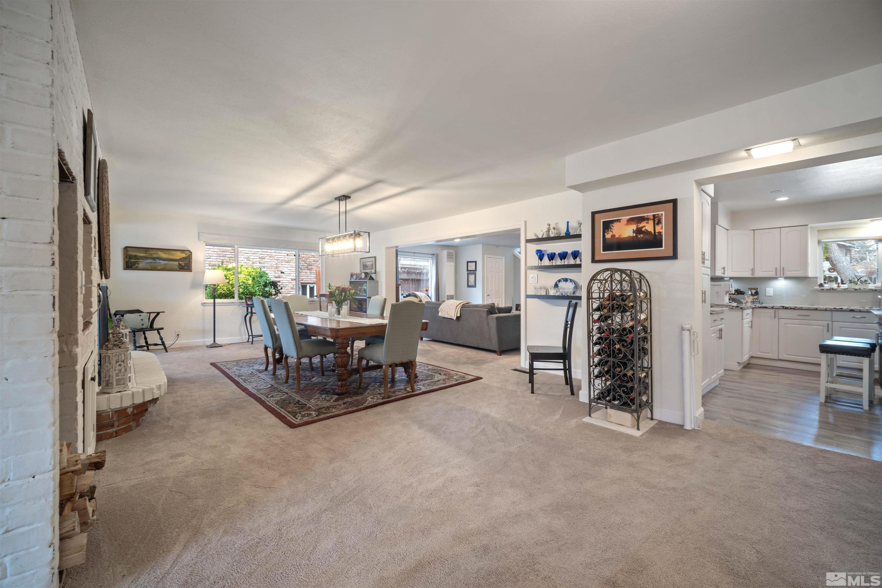 2075 Lakeside Dr.