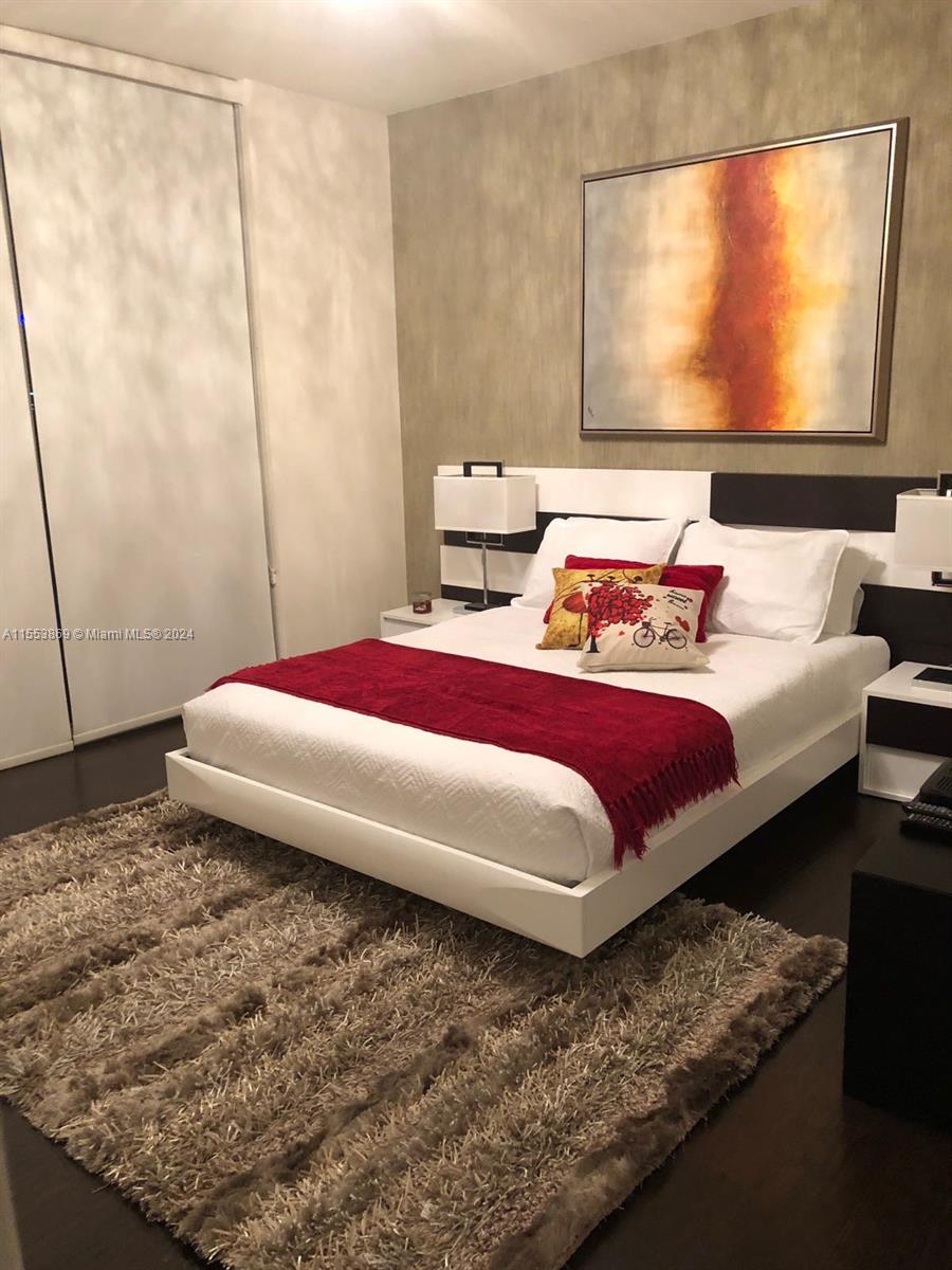 244 Biscayne Blvd # 1803