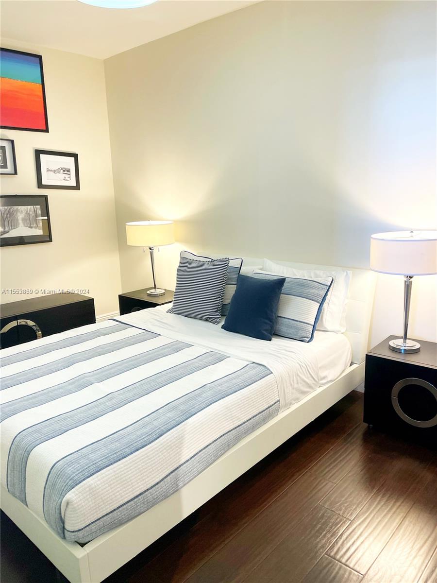 244 Biscayne Blvd # 1803