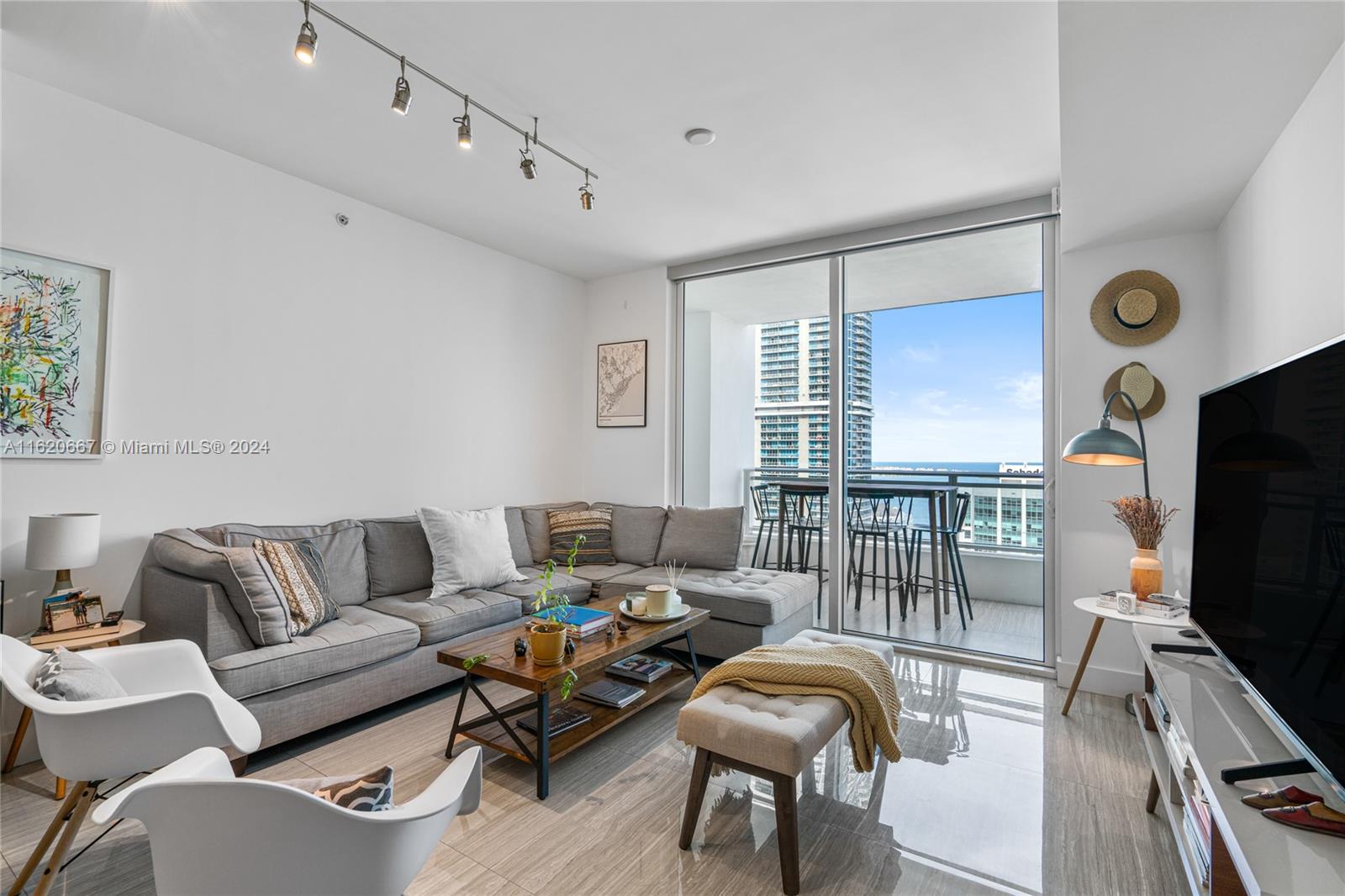 1080 Brickell Ave # 4102