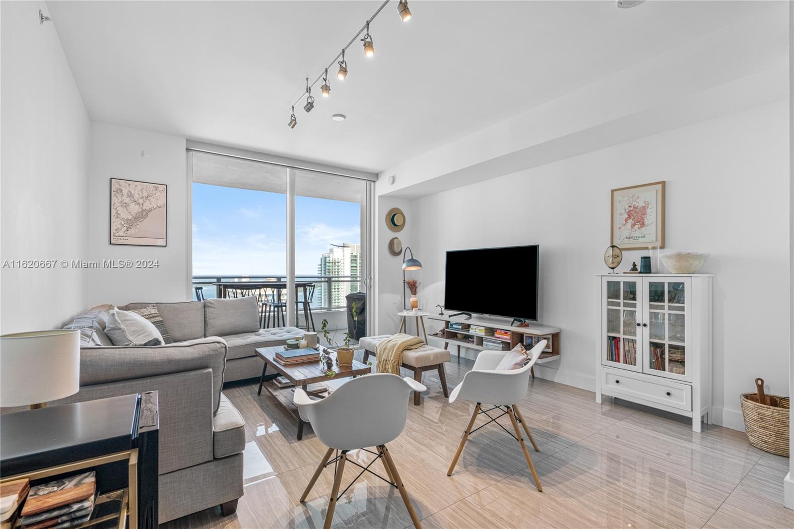 1080 Brickell Ave # 4102