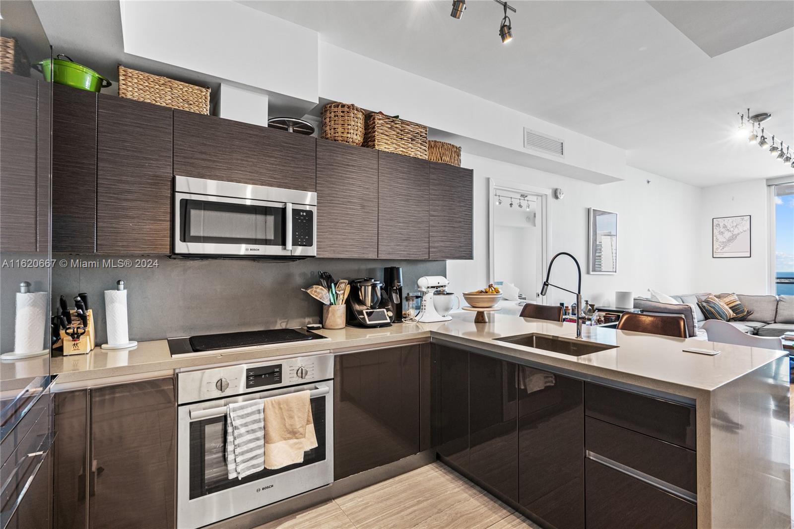 1080 Brickell Ave # 4102