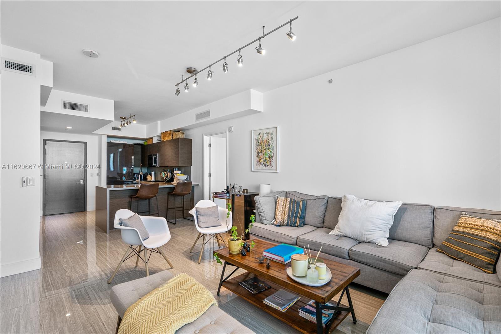 1080 Brickell Ave # 4102