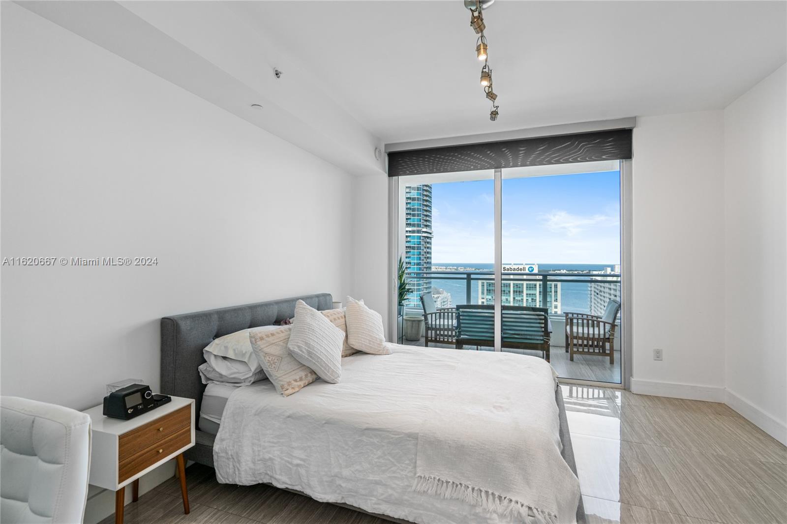 1080 Brickell Ave # 4102
