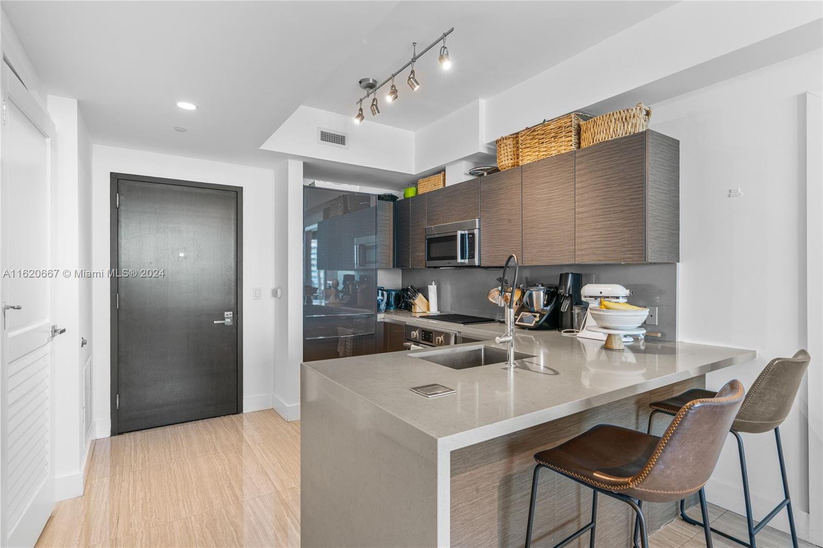 1080 Brickell Ave # 4102