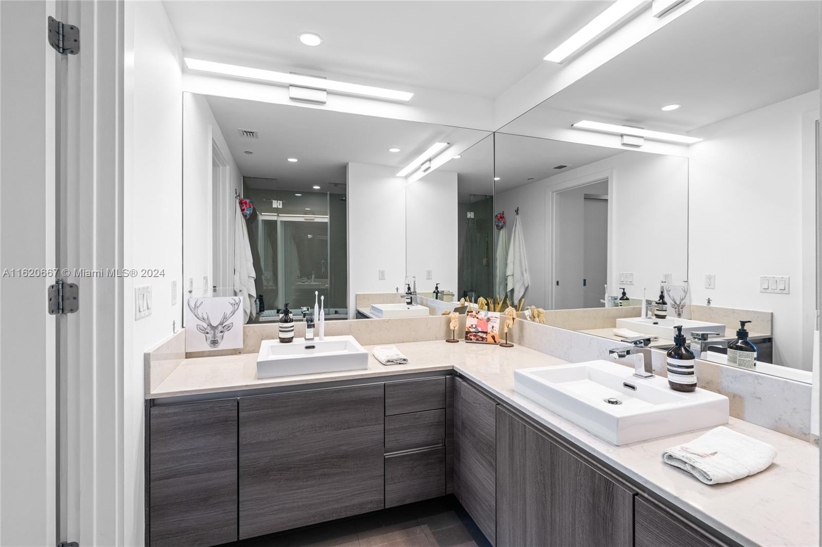 1080 Brickell Ave # 4102