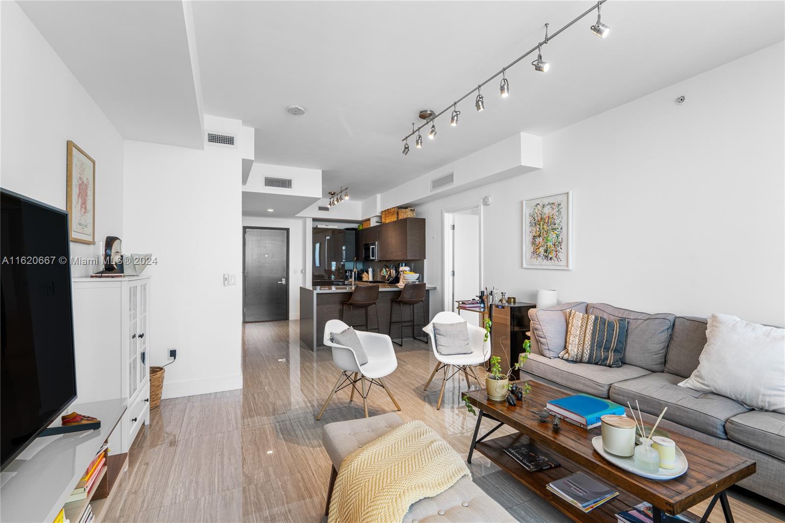 1080 Brickell Ave # 4102