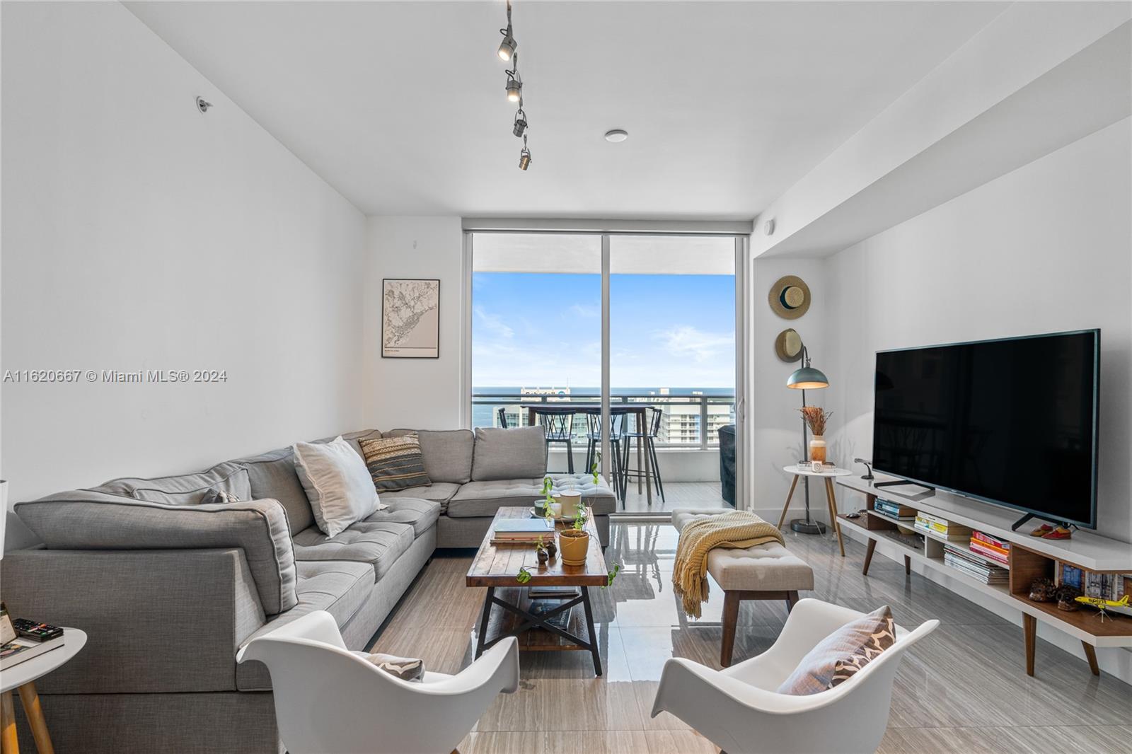 1080 Brickell Ave # 4102