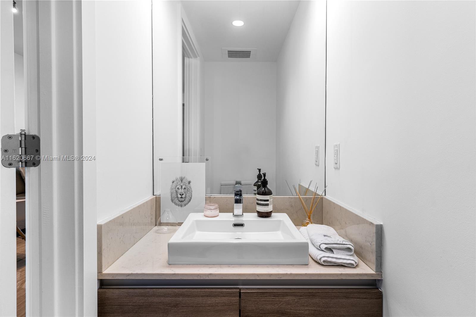 1080 Brickell Ave # 4102