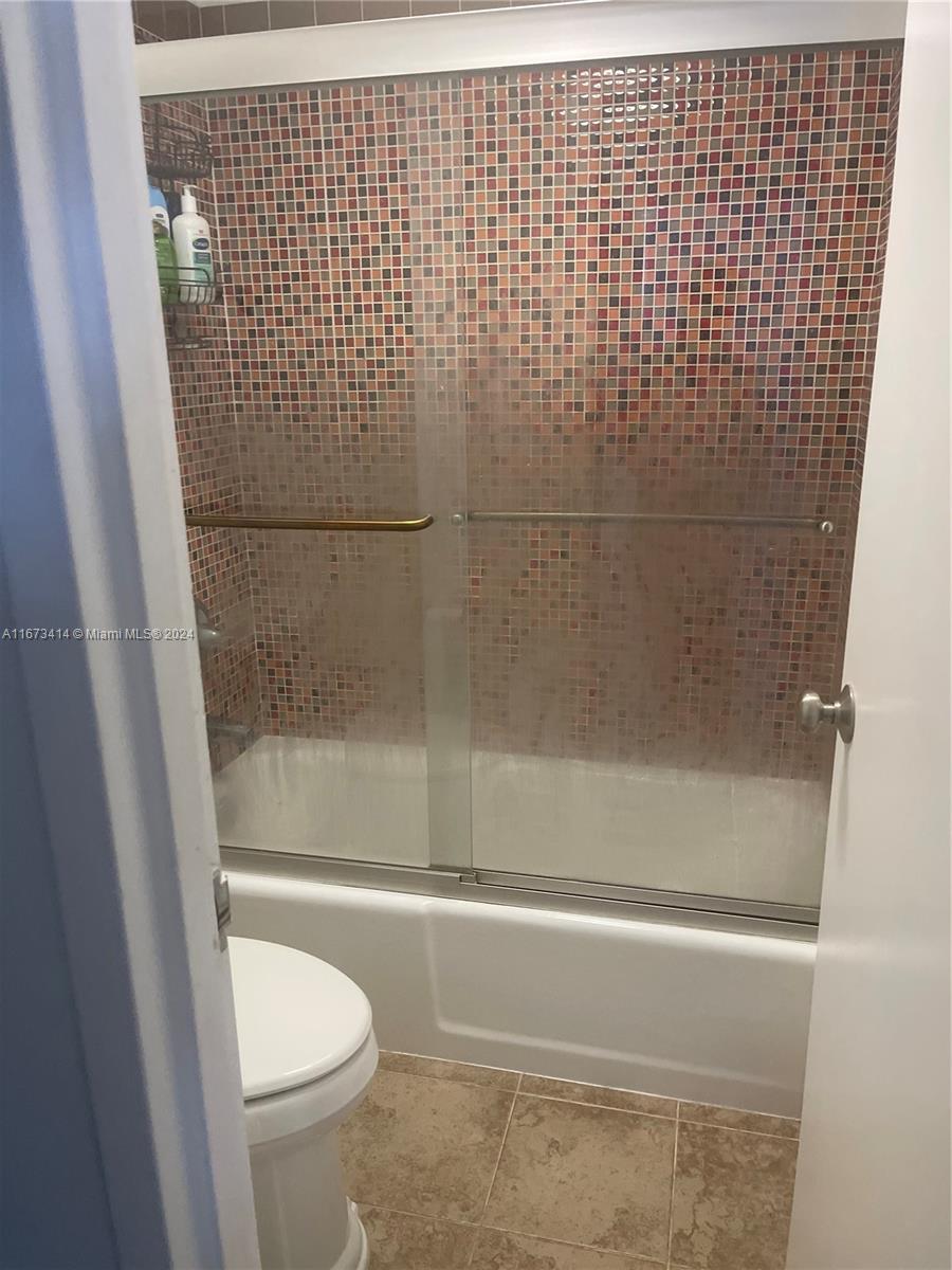 2899 Collins Ave # 1105