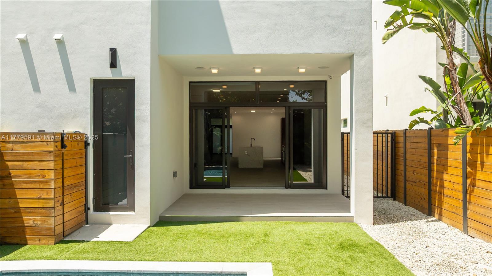3045 Elizabeth St # 3045