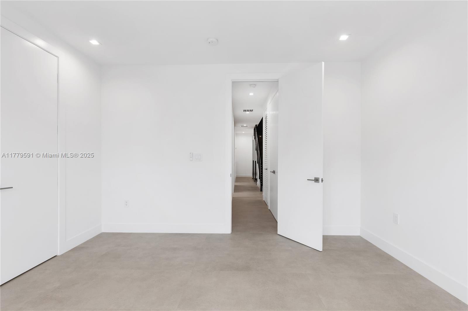 3045 Elizabeth St # 3045
